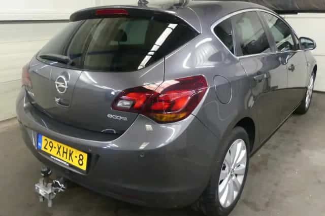 Opel Astra (2012) thumbnail 6