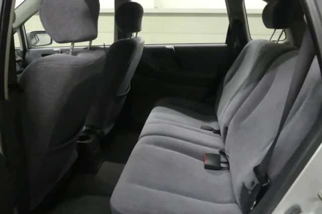 Suzuki Liana (2001) thumbnail 4