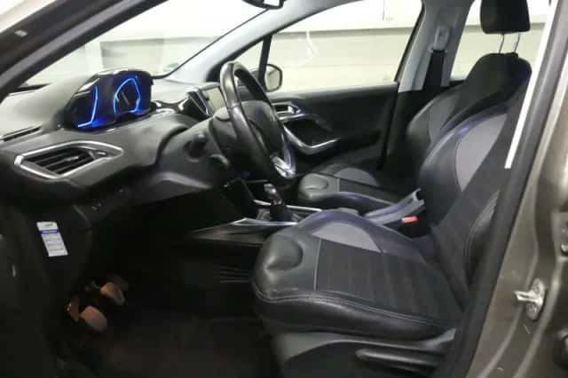 Peugeot 2008 (2013) thumbnail 2