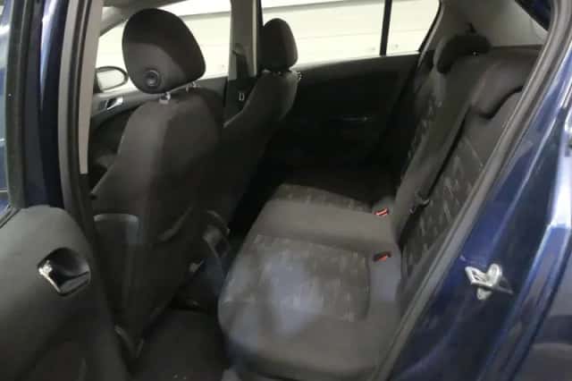 Opel Corsa (2011) thumbnail 4
