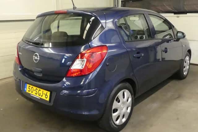 Opel Corsa (2011) thumbnail 6