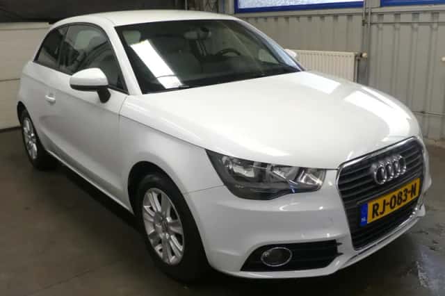 Audi A1 (2015) thumbnail 3