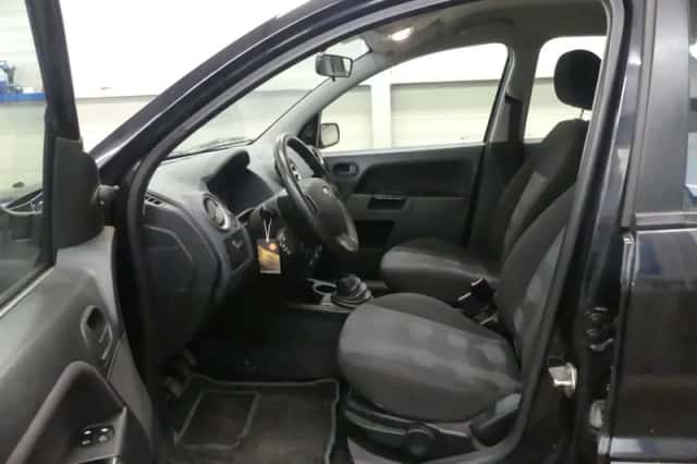 Ford Fusion (2008) thumbnail 2