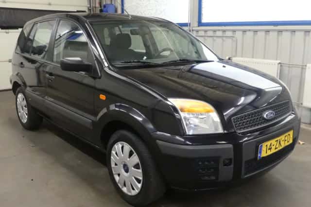 Ford Fusion (2008) thumbnail 3