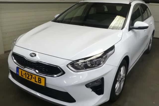 Kia Ceed (2021) thumbnail 1
