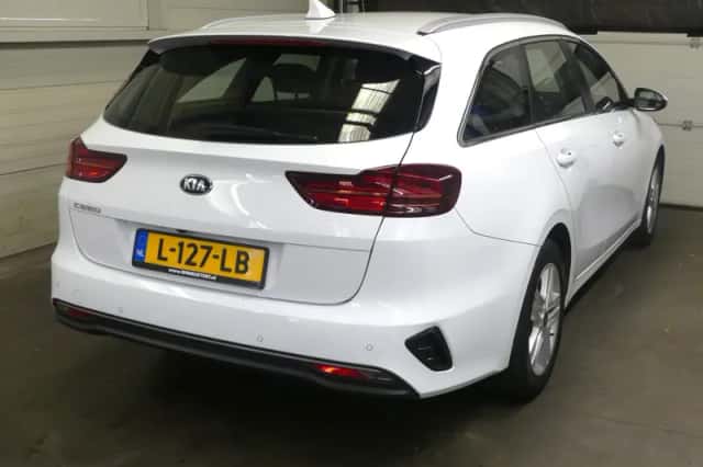 Kia Ceed (2021) thumbnail 6