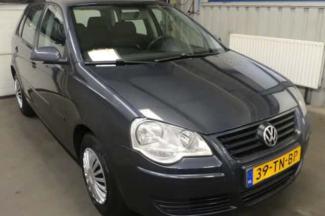Volkswagen Polo (2006) thumbnail 3