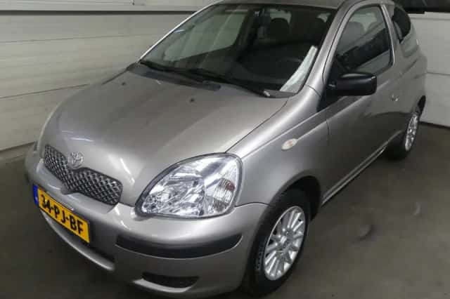 Toyota Yaris (2004) thumbnail 1