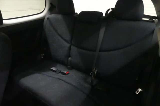 Toyota Yaris (2004) thumbnail 4
