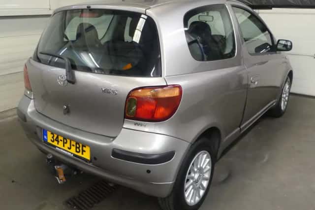 Toyota Yaris (2004) thumbnail 6