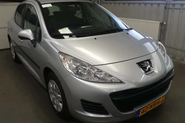 Peugeot 207 (2010) thumbnail 3