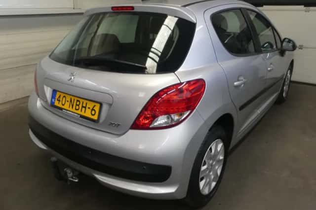 Peugeot 207 (2010) thumbnail 6