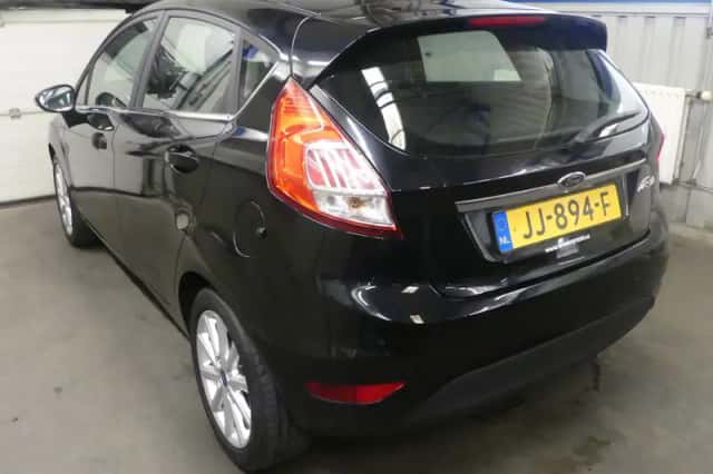 Ford Fiesta (2016) thumbnail 6