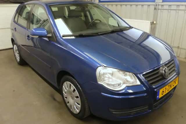 Volkswagen Polo (2008) thumbnail 3