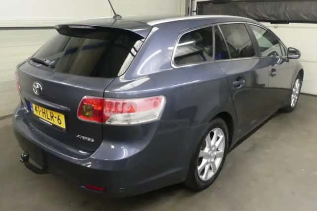 Toyota Avensis (2009) thumbnail 6