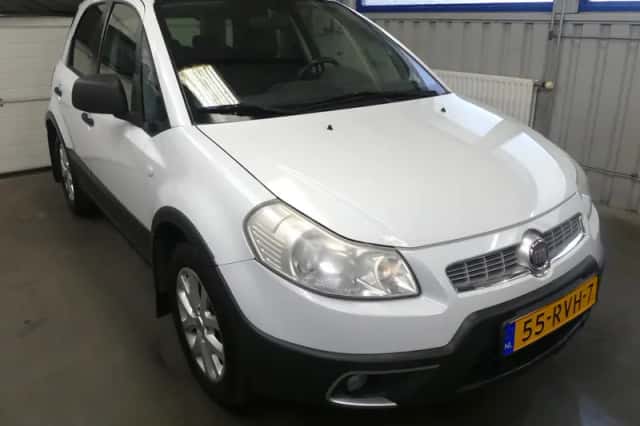 Fiat Sedici (2011) thumbnail 3