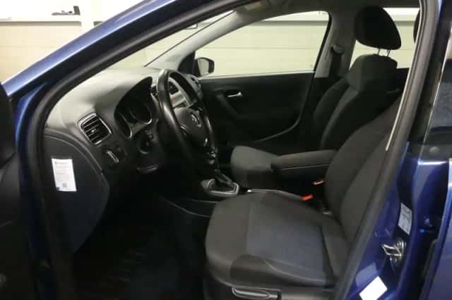 Volkswagen Polo (2016) thumbnail 2