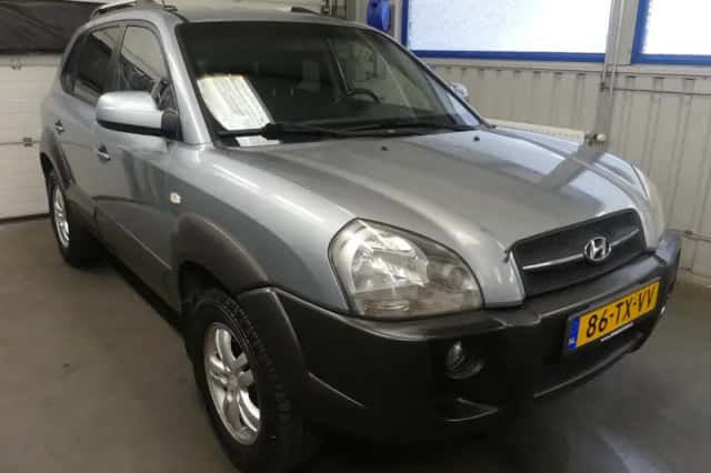 Hyundai Tucson (2007) thumbnail 3
