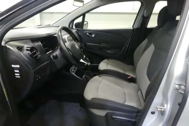Renault Captur (2013) thumbnail 2