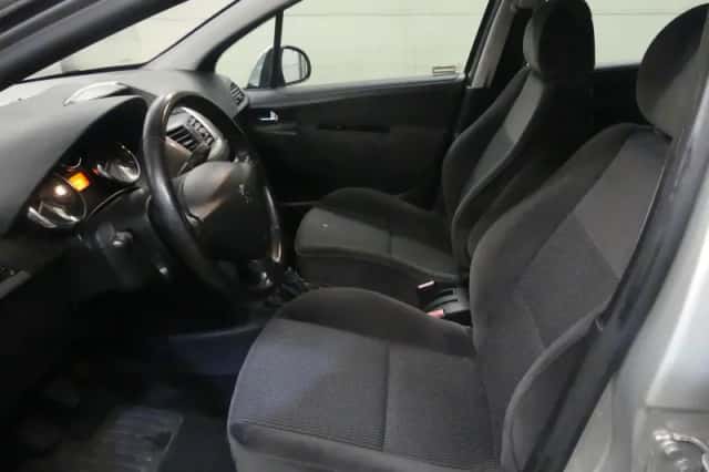 Peugeot 207 (2006) thumbnail 2