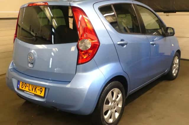 Opel Agila (2010) thumbnail 6