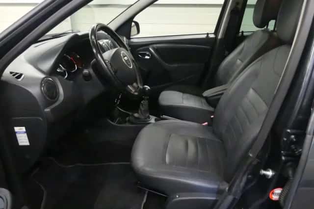 Dacia Duster (2014) thumbnail 2