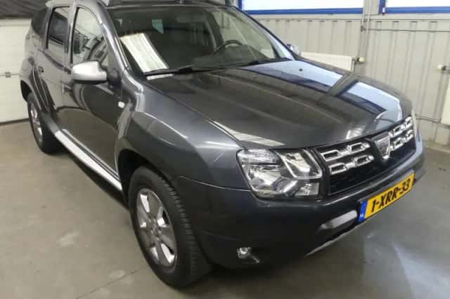 Dacia Duster (2014) thumbnail 3