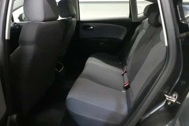 SEAT Leon (2011) thumbnail 4