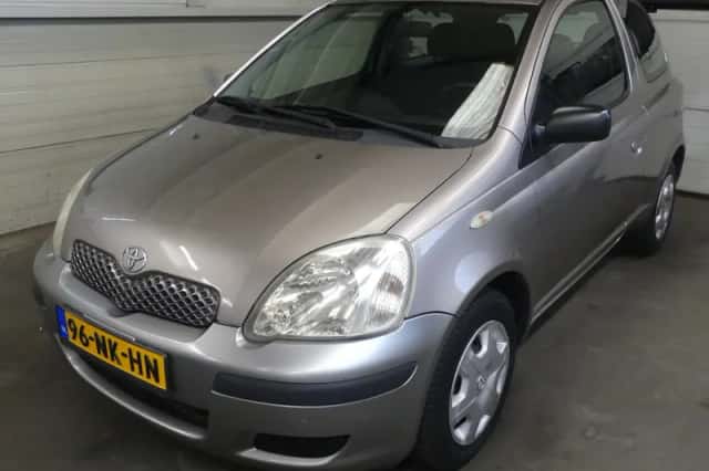 Toyota Yaris (2003) thumbnail 1