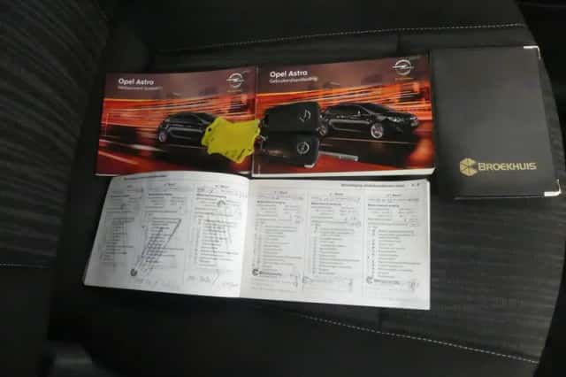 Opel Astra (2010) thumbnail 5