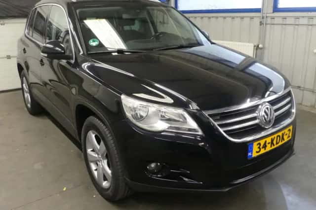Volkswagen Tiguan (2009) thumbnail 3