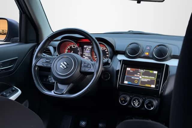 Suzuki Swift (2017) thumbnail 2