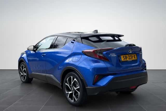 Toyota C-HR (2018) thumbnail 5