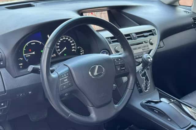 Lexus RX (2011) thumbnail 2