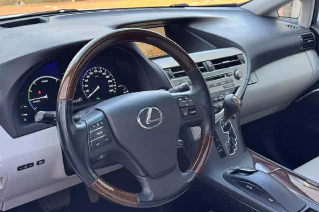 Lexus RX (2009) thumbnail 2