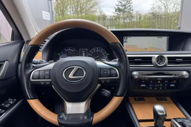 Lexus GS (2016) thumbnail 5
