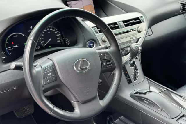 Lexus RX (2011) thumbnail 2