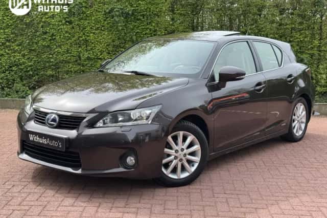 Lexus CT (2012) thumbnail 1