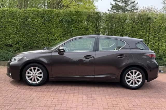 Lexus CT (2012) thumbnail 6