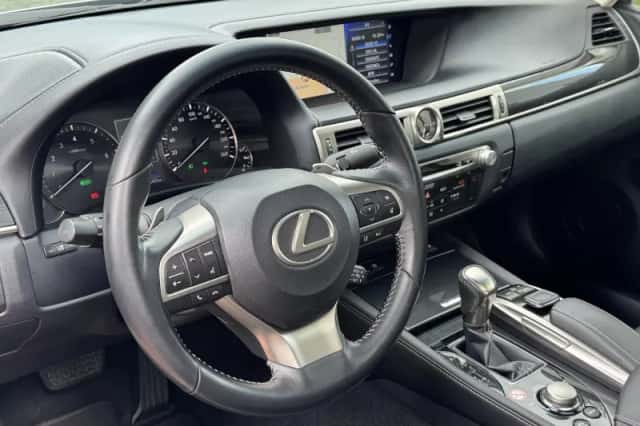 Lexus GS (2016) thumbnail 2