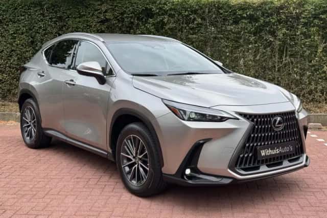Lexus NX (2022) thumbnail 3