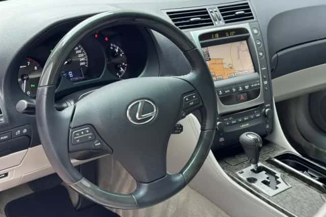 Lexus GS (2010) thumbnail 2