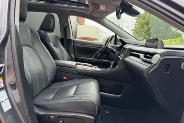 Lexus RX (2016) thumbnail 4