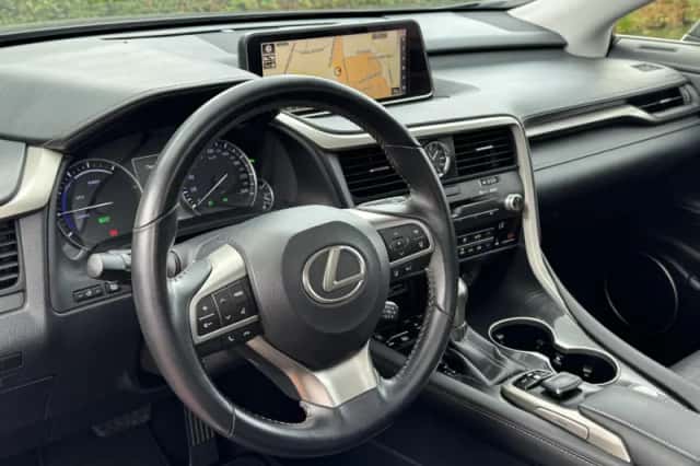 Lexus RX (2016) thumbnail 6