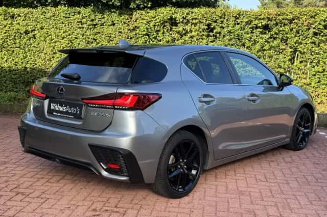 Lexus CT (2019) thumbnail 3