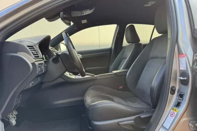Lexus CT (2019) thumbnail 4