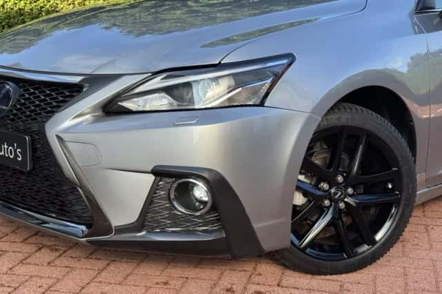 Lexus CT (2019) thumbnail 5