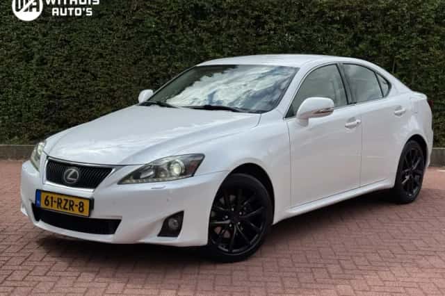 Lexus IS (2011) thumbnail 1
