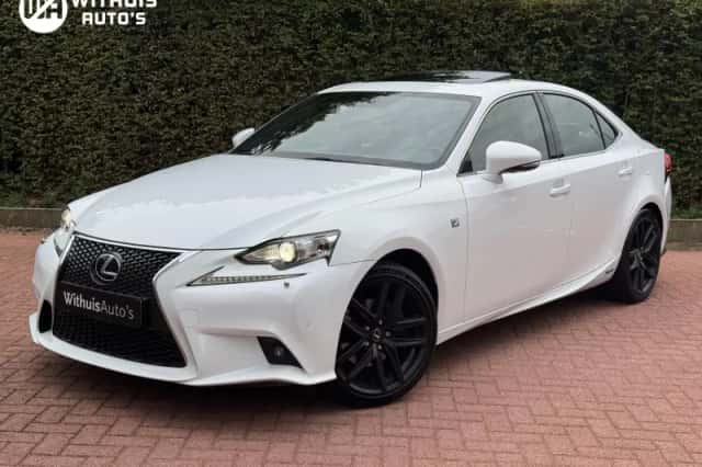 Lexus IS (2014) thumbnail 1