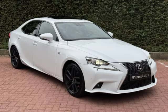 Lexus IS (2014) thumbnail 4